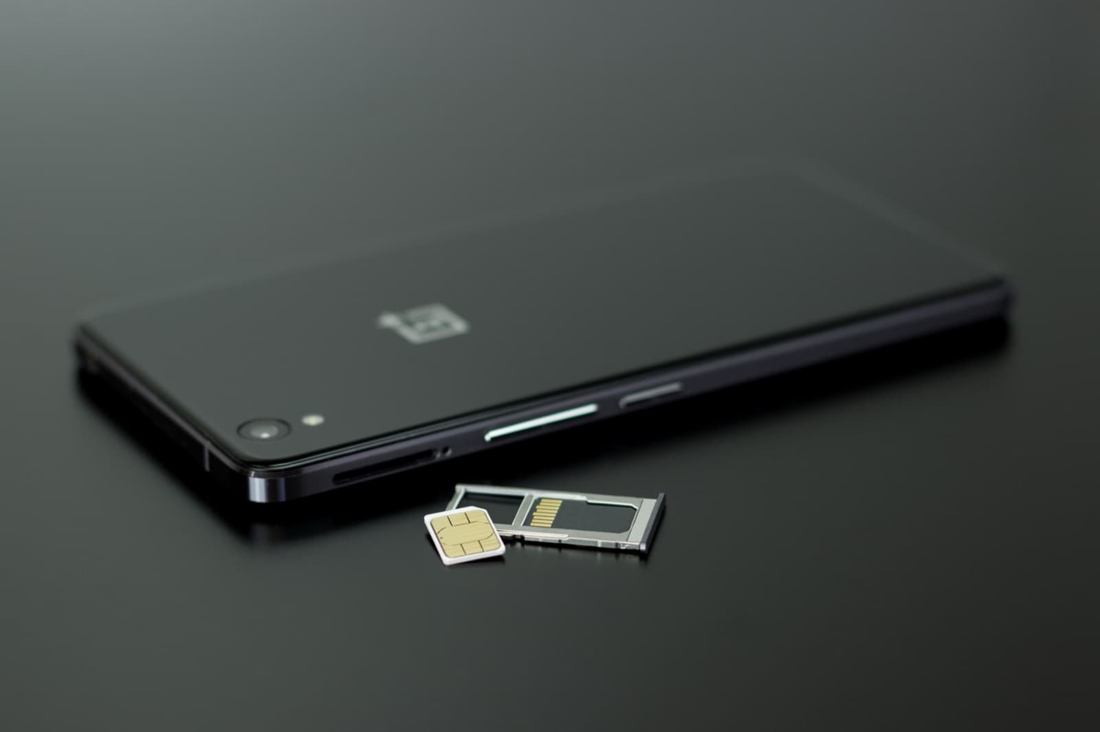 Laos SIM Card vs eSIM: Carriers, Packages, Where to Buy